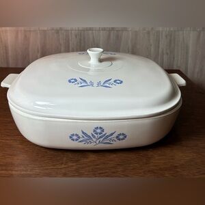 Corningware Pyroeeam Cornflower Blue Covered Casserole Blue Floral Rare B-10